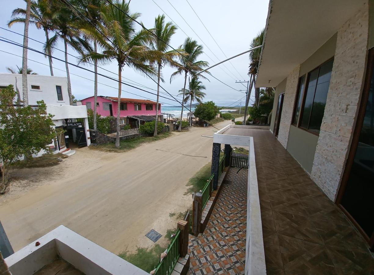 Hostal Janet Starlink Puerto Villamil Exterior photo